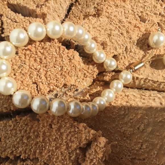 Bracelets - Picture 5 of 9